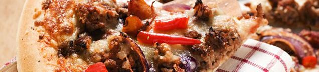 Hackfleisch-Pizza