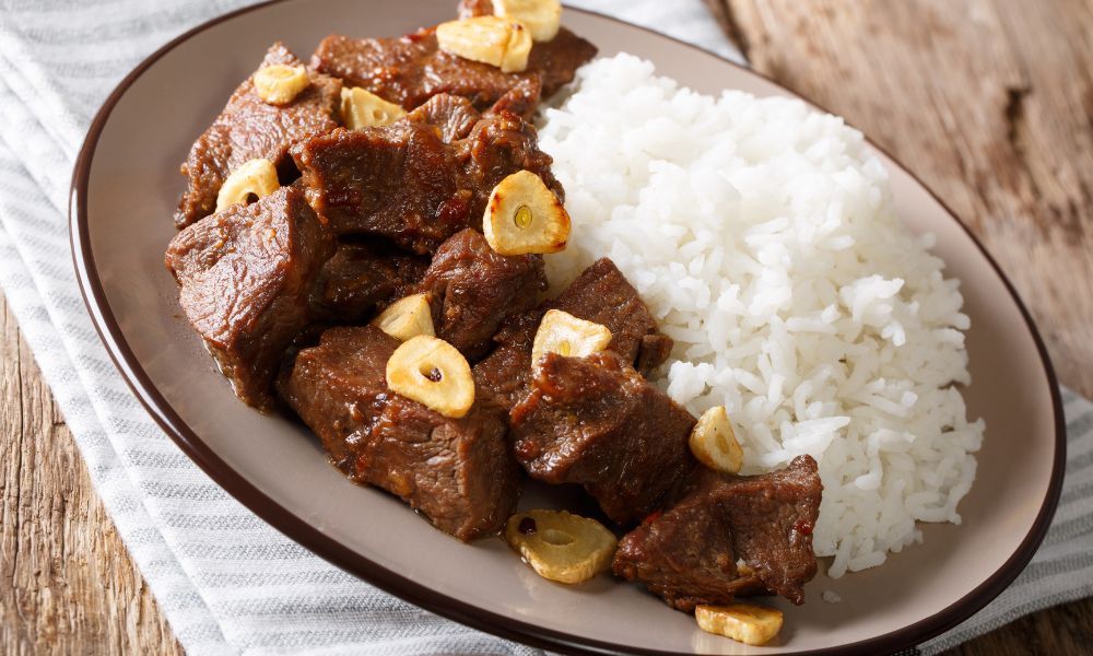 15-Minute Tender Beef Salpicao Recipe
