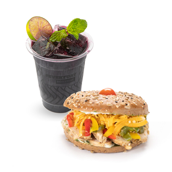 بيقل الدجاج المشوي مع البيستو + موهيتو بيري لايم