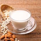 Chuan Bei and Almond Drink for Nourishing Lung and Cleansing Bowel (Chilled)