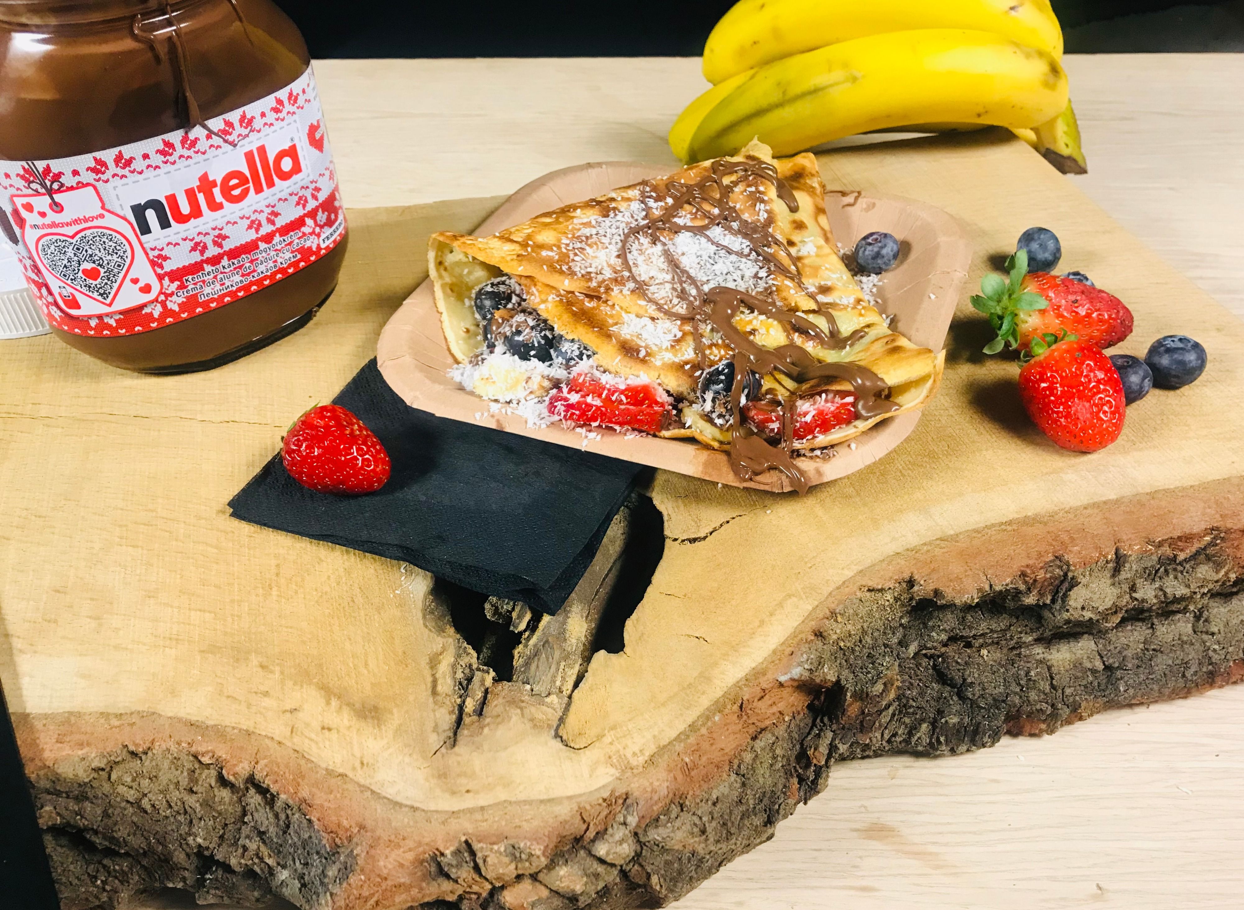 Палачони с шоколад Nutella, пресни ягоди (280г)