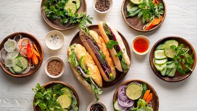 Hai Bánh Mì