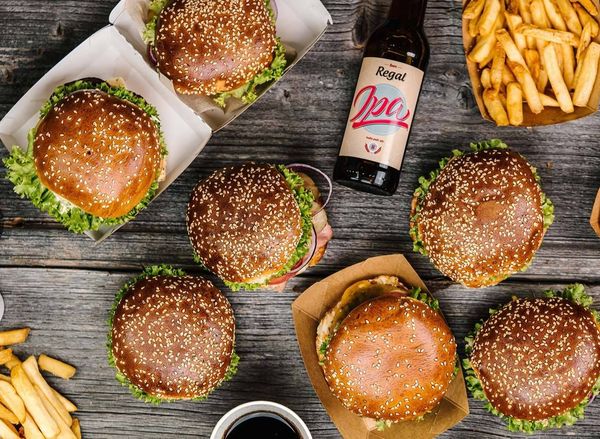 Regal Burger - Galerie Harfa