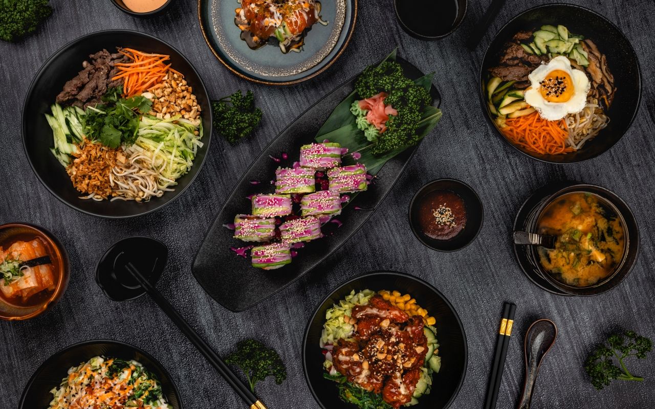 Mya sushi vendor logo
