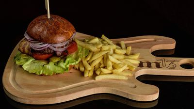 m13 ROCK RESTAURANT