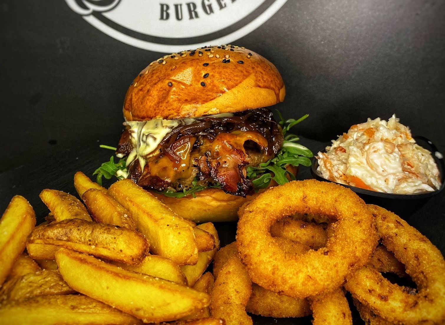Bueno Burger vendor logo