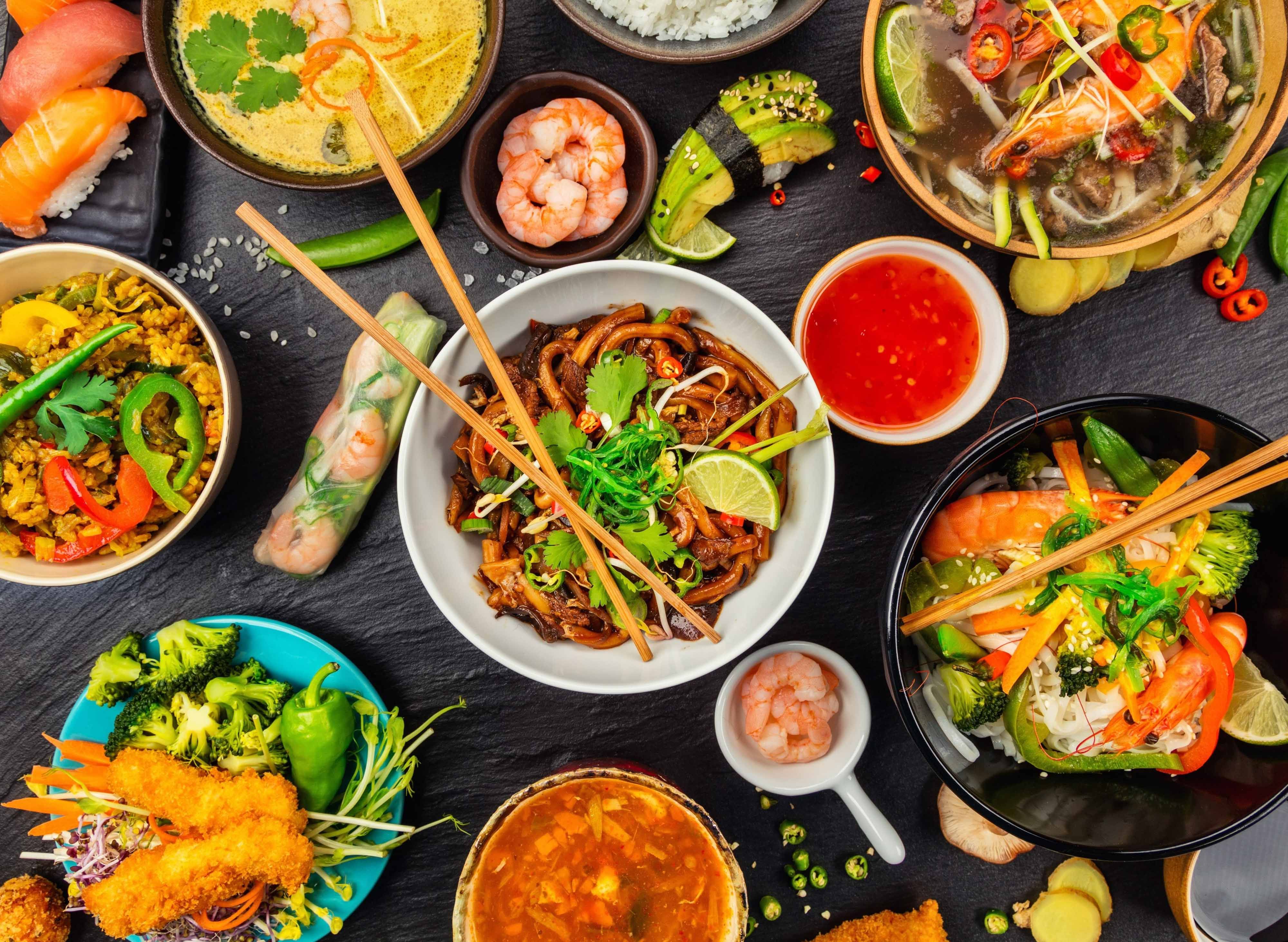 Long restaurant Viet Thai sushi vendor logo