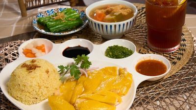 Chick & Rice (Un Chau Street)