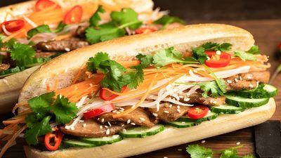 Banhmigos & Coffee