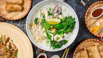 LEE KAM KEE VIETNAMESE FOOD & DRINKS RESTAURANT