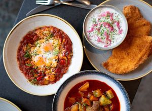 Séf Asztala - Kossuth tér