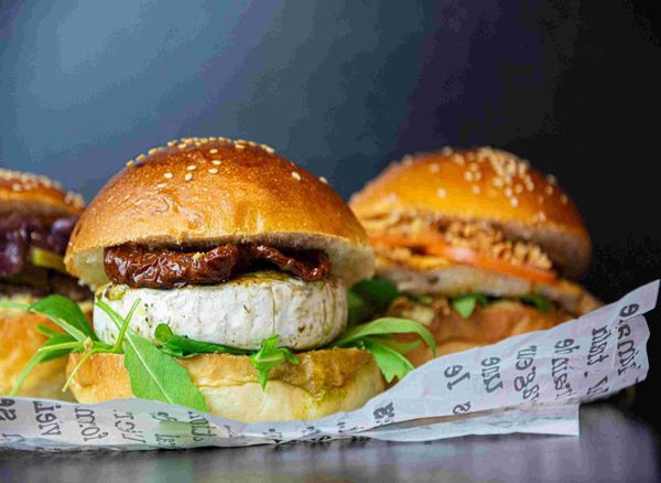 CUPP burger & frissensültek