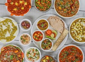 Tandoori hummus plate