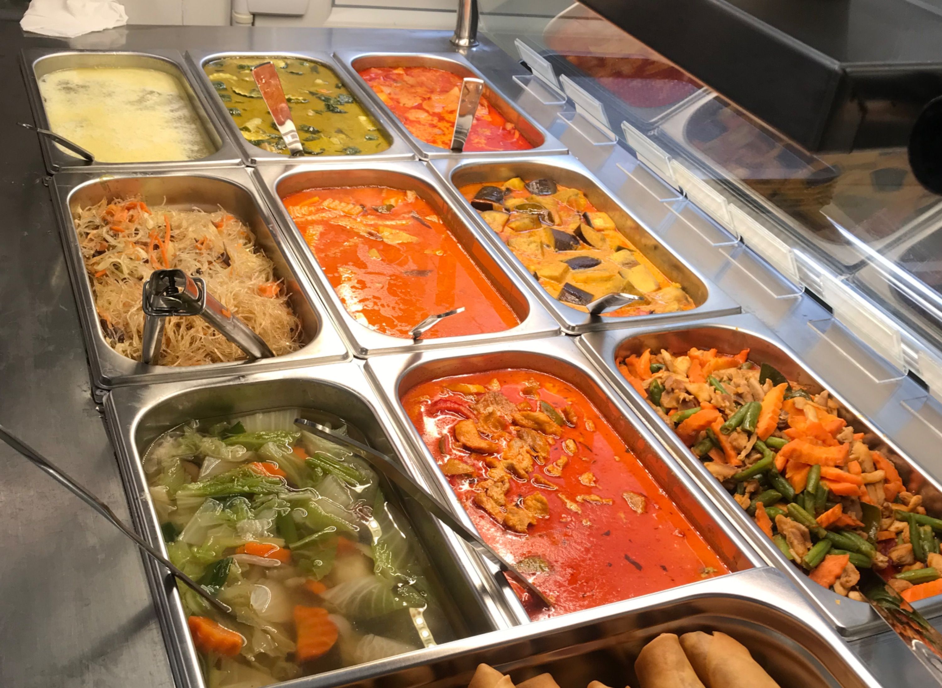 Yum Yum-Thai food vendor logo