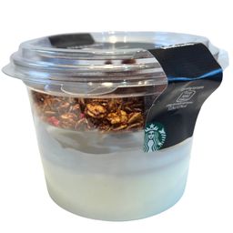 Görög joghurt meggyes granolával