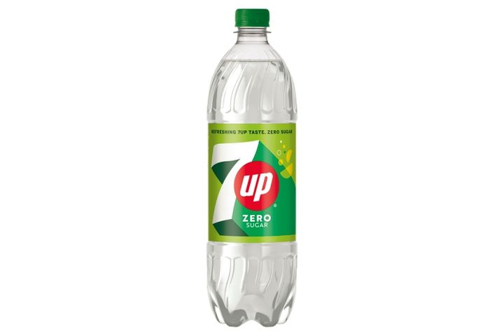 7UP energiamentes citrom és lime aromákkal ízesített szénsavas üdítőital édesítőszerekkel 1 l