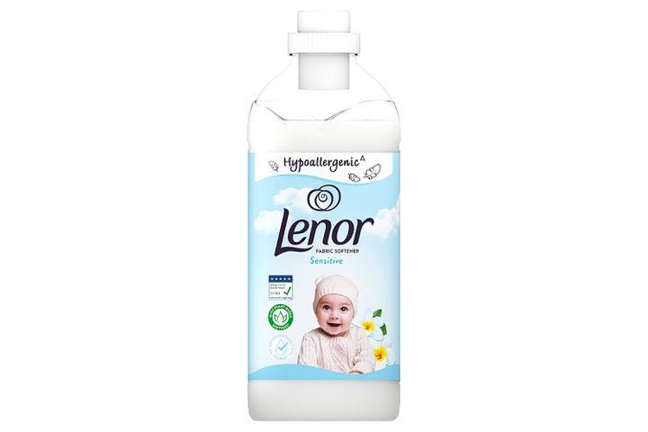 Lenor Fabric Conditioner 64 Washes, Sensitive, 1.6 l