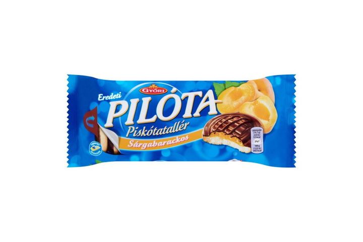 Győri Pilóta Apricot Flavoured Sponge Crowns 147 g