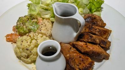ភោជនីយដ្ឋាន បាប៊ូ និង បារ (បាត់ដំបង)