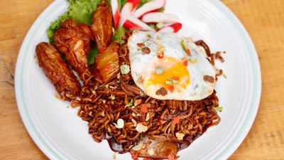 ស៊ែរ ហ្វូត & ឌ្រីង (ផ្លូវ វត្តបូព៌)
