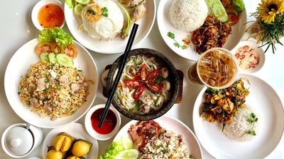 ភោជនីយដ្ឋាន ម៉ែក កាហ្វេ (តាខ្មៅ)