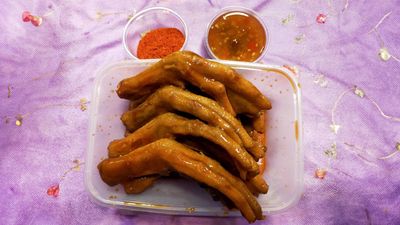 សាអែមខជើងមាន់ខជើងទាបែបថៃ (ប៉ោយប៉ែត)