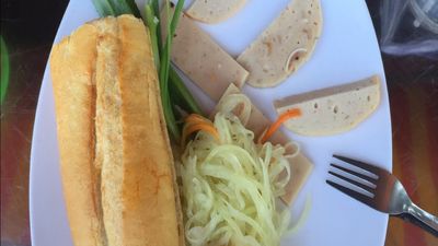 នំប៉័ងសាច់ ៩៩ (កំពង់ឆ្នាំង)