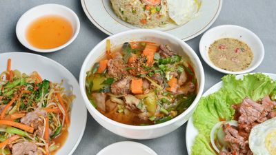 ឃ្លាំងអាហារសុធា (តាខ្មៅ)