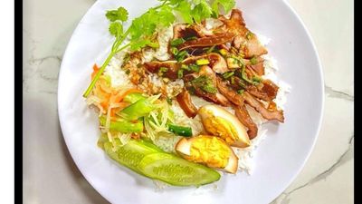អ៊ីយ៉ា ទល់មុខ ប៊ី អឹម ស៊ី (សិរីសោភ័ណ)