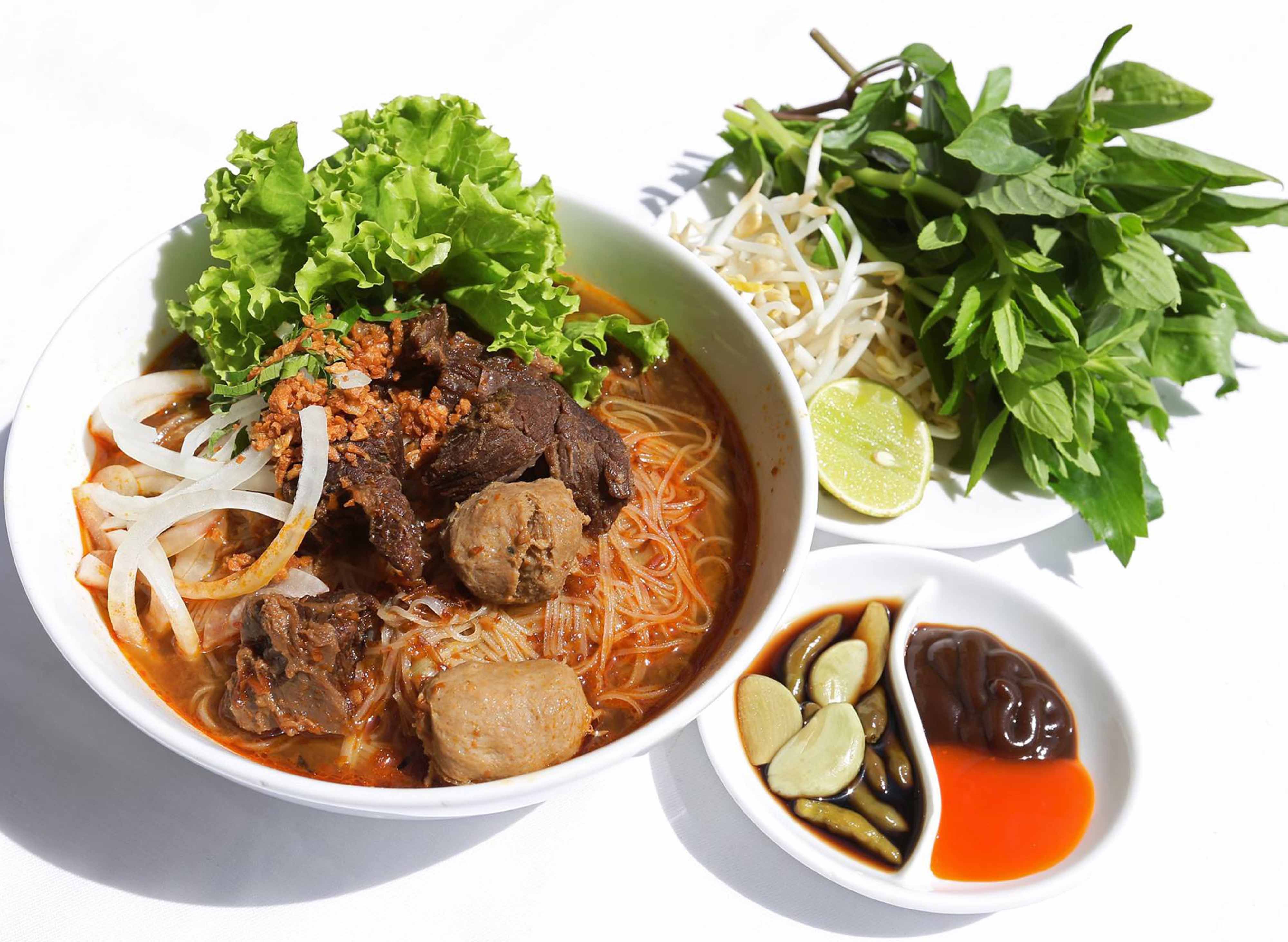 គុយទាវឆា្ងញ់ (បាវិត) vendor logo