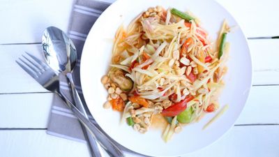 បុកក្ដាមមាត់បឹងក្រចាប់ (កំពង់ធំ)