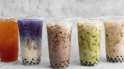 លីហ្សា កាហ្វេដូង (ទល់មុខធនាគារកាណាឌីយ៉ាចាស់)