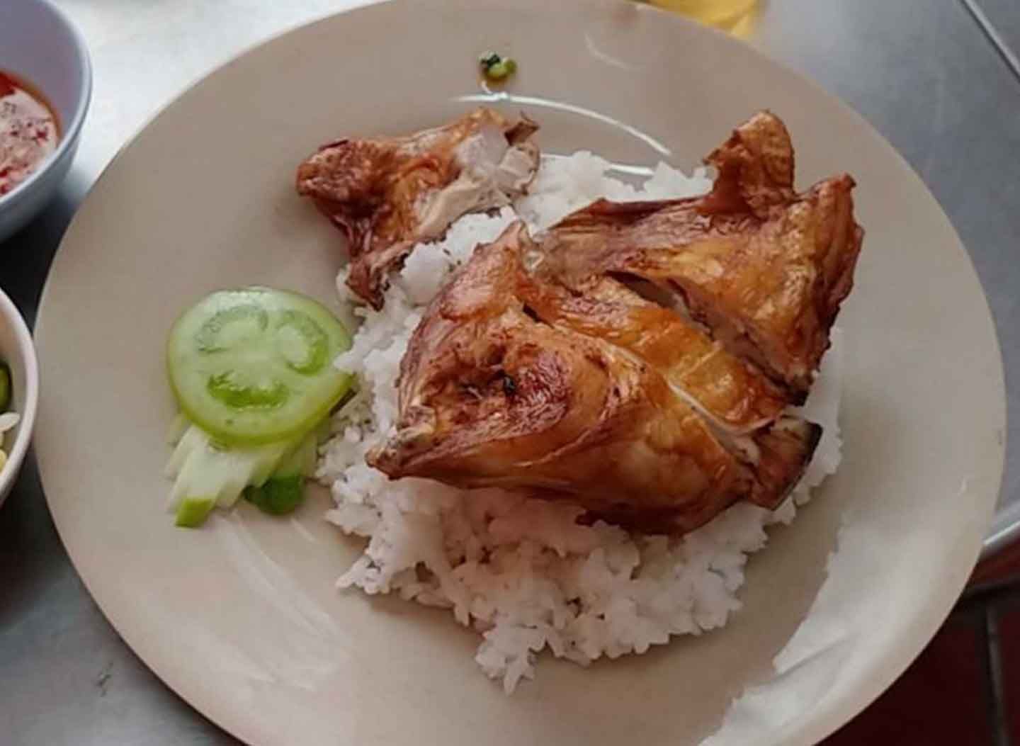 VK-da uyda yolgiz qizlarning fotosuratlari