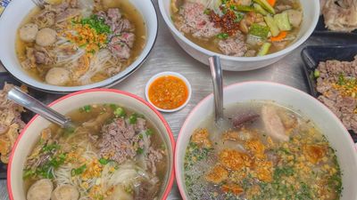 Khao Piek Zap Touny
