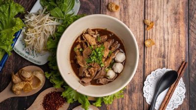 ທອງແທ້ ກ໋ວຍຕ໋ຽວເຮືອ