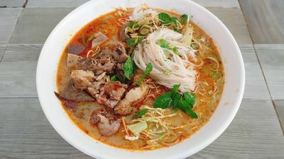 ນາງກາງເຂົ້າປຸ້ນນ້ຳແຈ່ວ