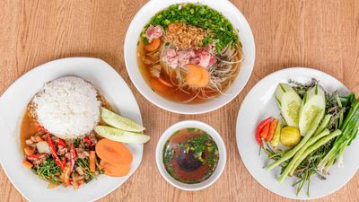 ຮ້ານເຂົ້າປຽກໝູ 3 ເດັ້ງ