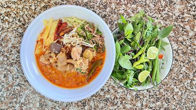 ເຂົ້າປຸ້ນບຸນບ້ານ