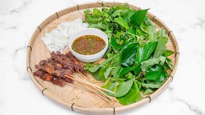 ຊິ້ນຈີ່ແຊບໆຊຳເໜືອໜ້າຫ້ອງ
