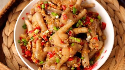 Zap Pi Set Teen Kai Seen Ngua Sen Mee