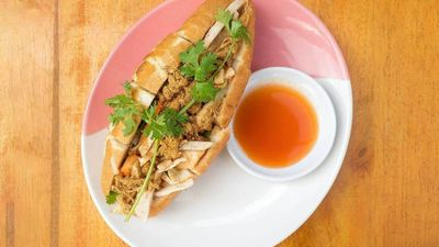 ແມ່ອໍດີ້ເຂົ້າຈີ່ປາເຕ້ ແລະ ເຂົ້າຜັດ