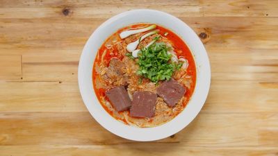 ເຂົ້າປຸ້ນສາມເອຶ້ອຍນ້ອງ I (ດົງໂດກ)