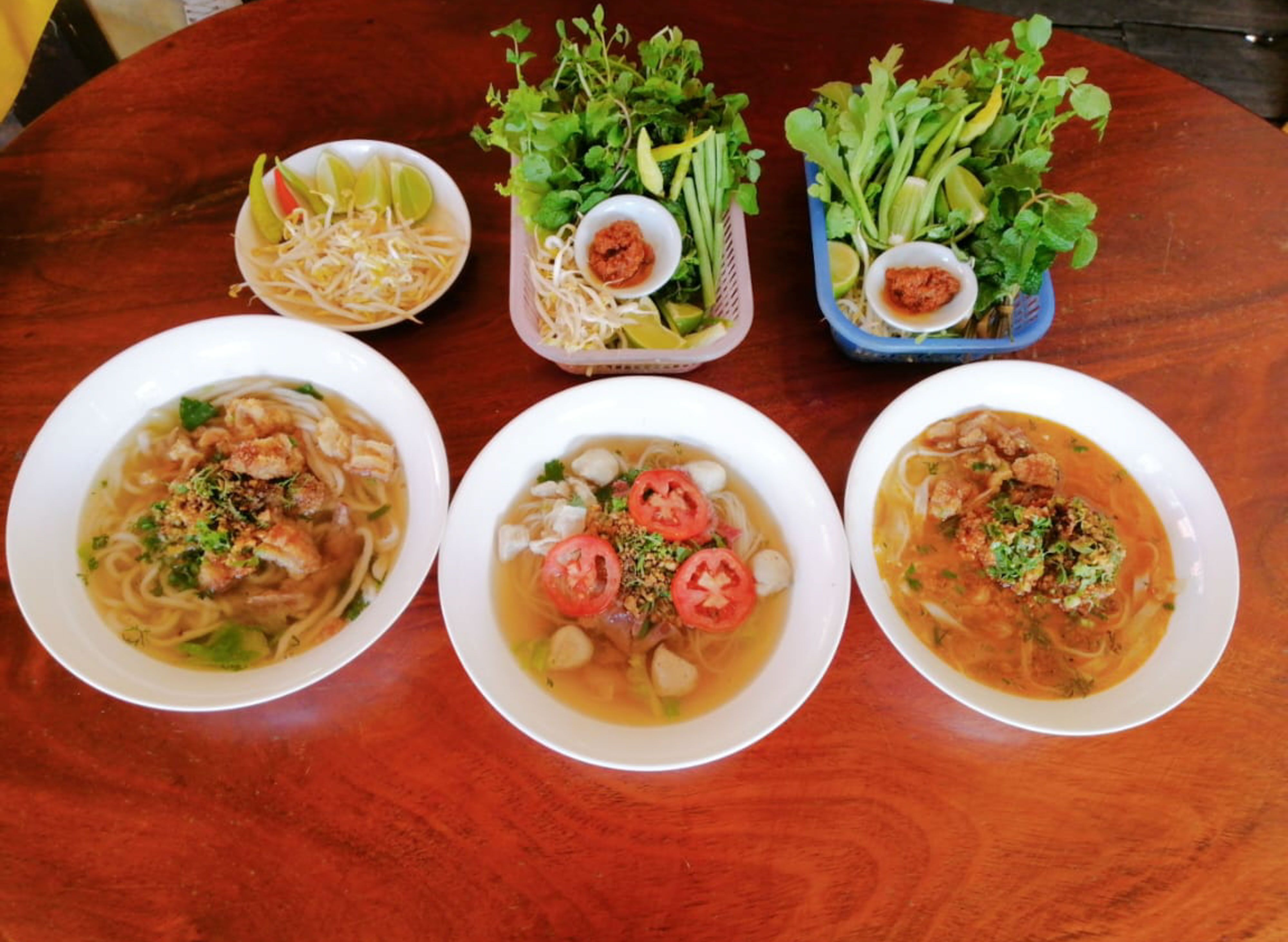 ເຝີນາງນ້ອຍບ້ານມະໂນ vendor logo
