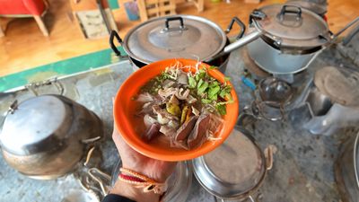 Khao Poun Nam Jeo Nang Kai (Nongteng)