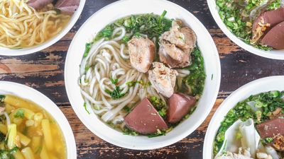 ຮ້ານ ເຂົ້າປຽກເອື້ອຍຂວັນ ໜ້າ ອພບຕ
