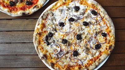 Pizzeria La Rustica Land