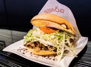 Türkis Längenfeldgasse