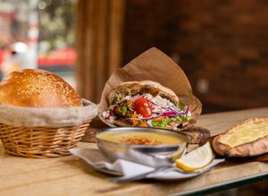 HERNALS. Kebap Pizza