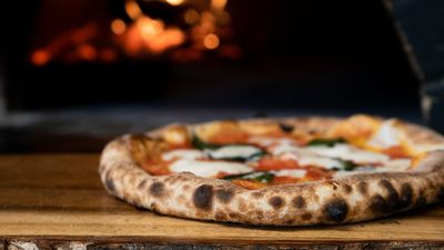 Nino Pizzeria Holzofen