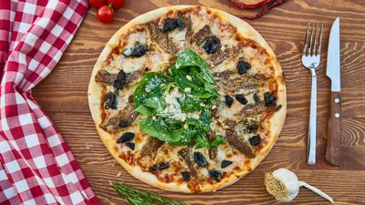 Deno Pizza & Grill